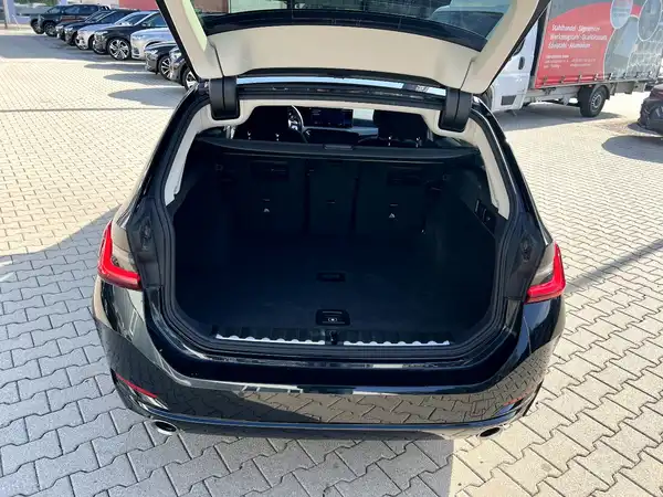 BMW 320 (7/29)