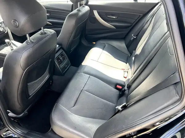 BMW 320 (13/27)
