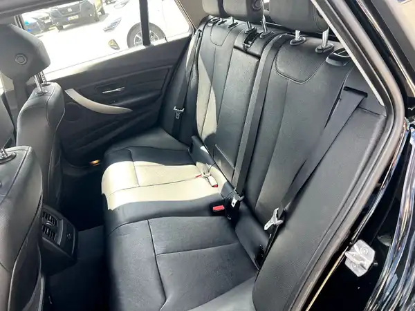 BMW 320 (14/27)