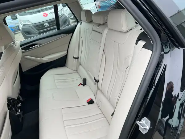 BMW 520 (14/27)