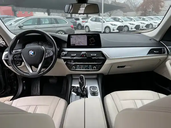 BMW 520 (19/27)