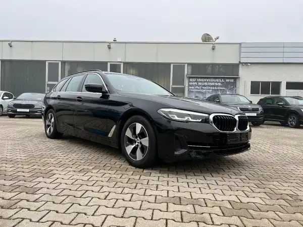 BMW 520 (5/27)