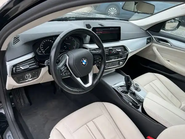BMW 520 (10/27)