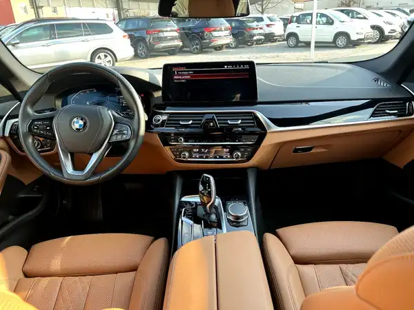 BMW 520 (19/28)