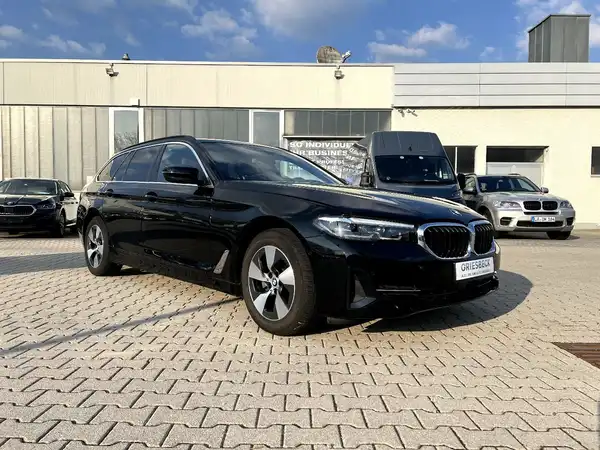 BMW 520 (5/28)