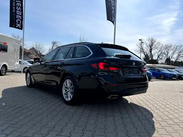 BMW 520 (2/28)