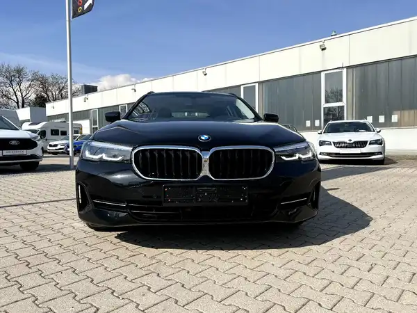 BMW 520 (6/28)