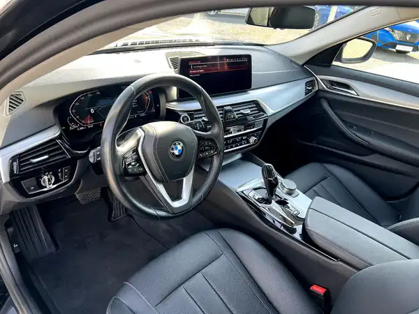 BMW 520 (10/28)