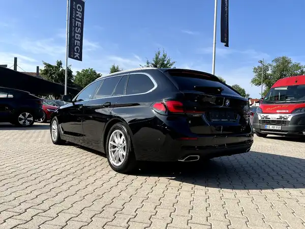 BMW 520 (3/29)
