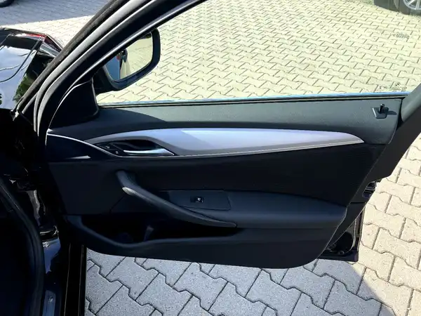 BMW 520 (22/29)