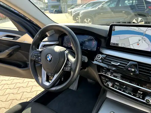 BMW 520 (28/29)