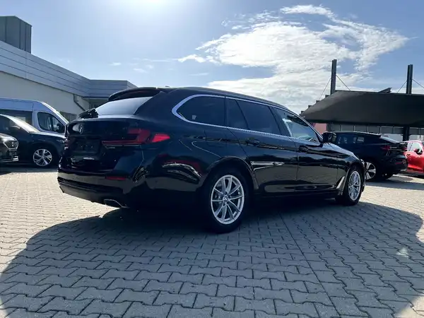 BMW 520 (4/29)