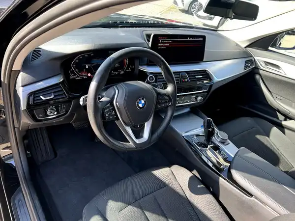 BMW 520 (10/29)