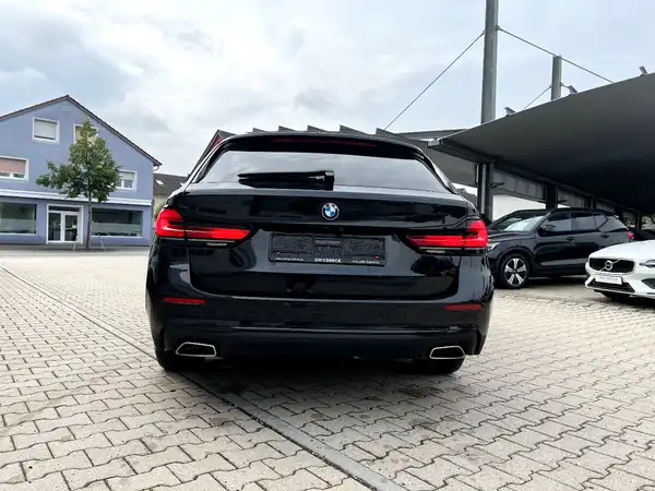 BMW 520 (3/28)
