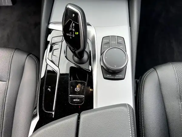 BMW 520 (24/28)