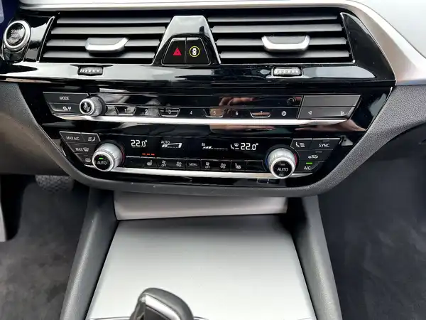BMW 520 (25/28)