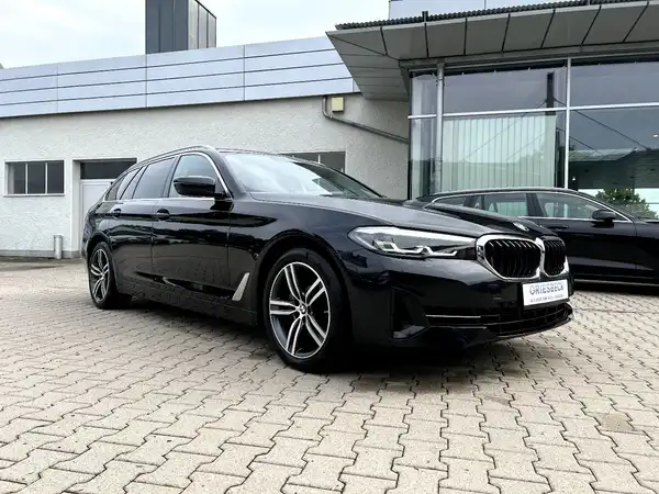 BMW 520 (5/28)