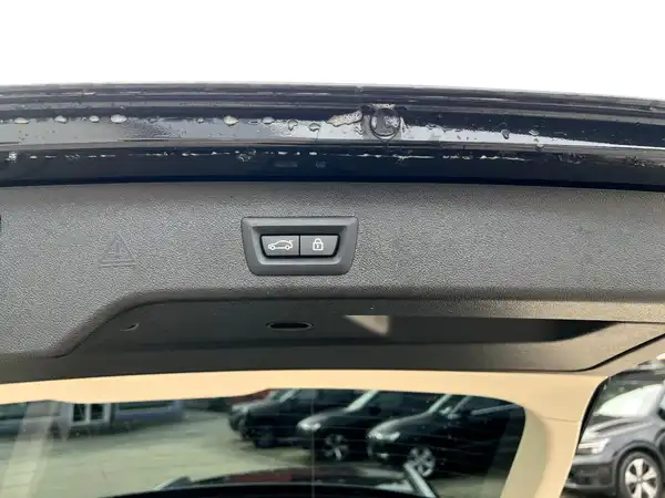 BMW 520 (8/28)
