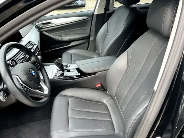 BMW 520 (9/28)
