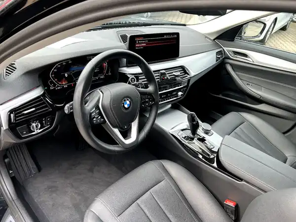 BMW 520 (10/28)