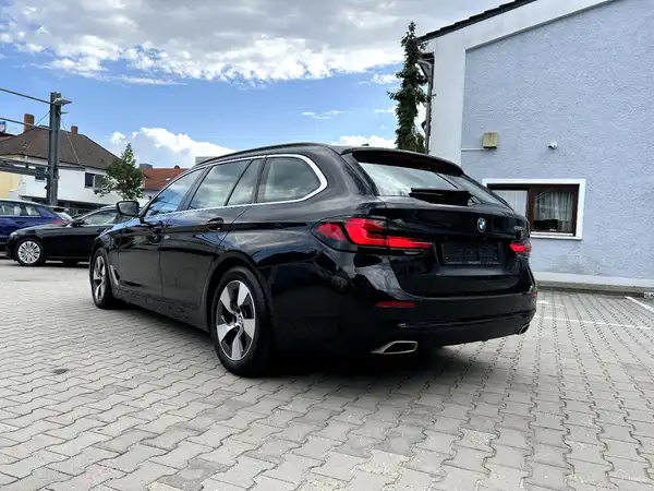 BMW 520 (2/28)