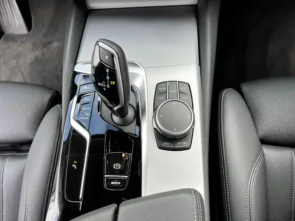 BMW 520 (24/28)