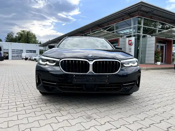 BMW 520 (6/28)