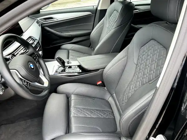 BMW 520 (9/28)