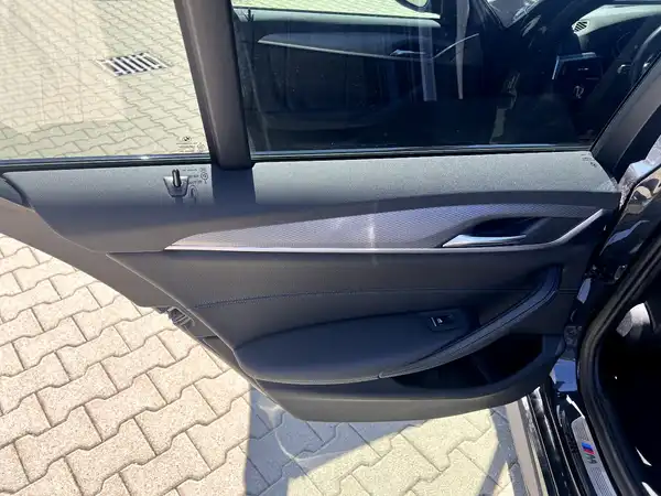 BMW 530 (11/27)