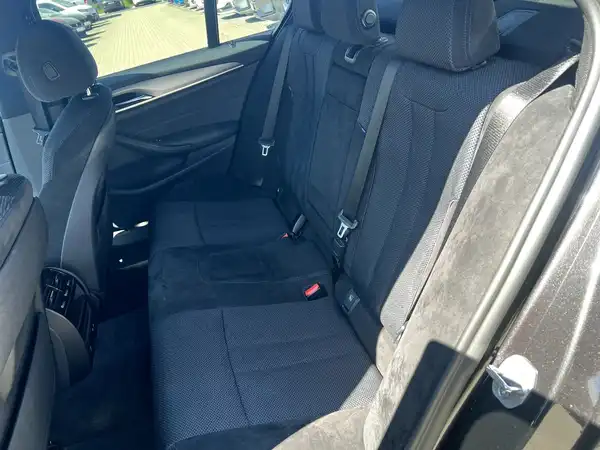 BMW 530 (13/27)