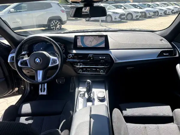 BMW 530 (18/27)