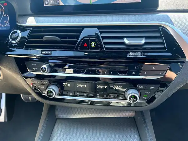 BMW 530 (24/27)