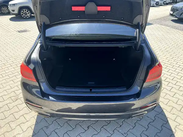 BMW 530 (7/27)