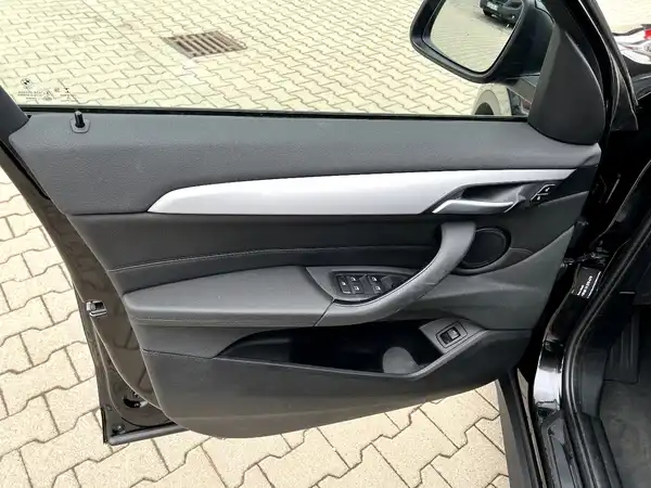 BMW X1 (11/28)
