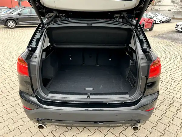 BMW X1 (7/28)