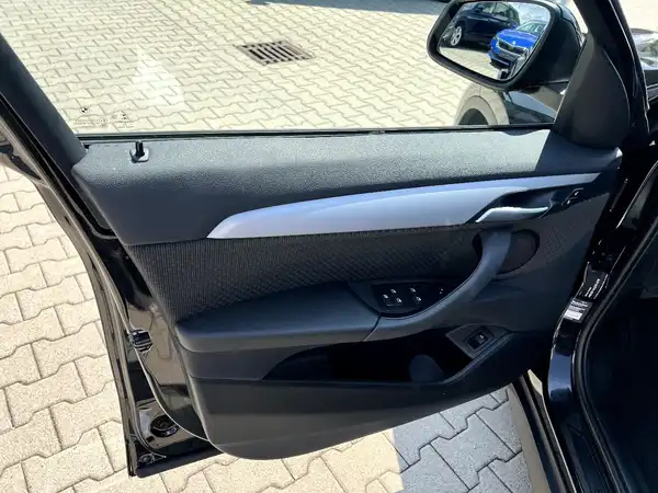 BMW X1 (11/29)