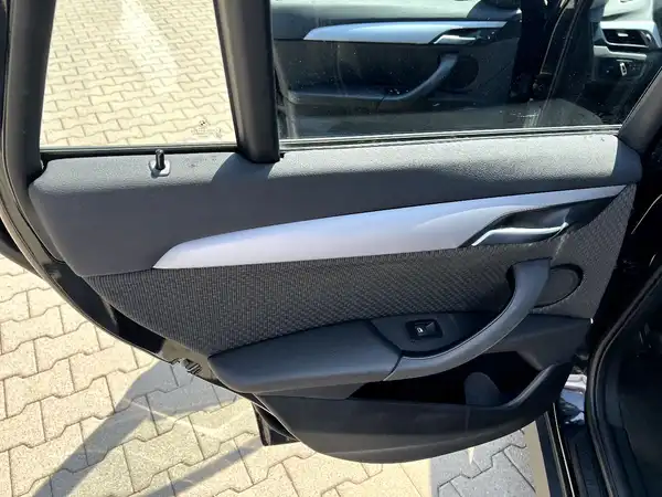 BMW X1 (12/29)