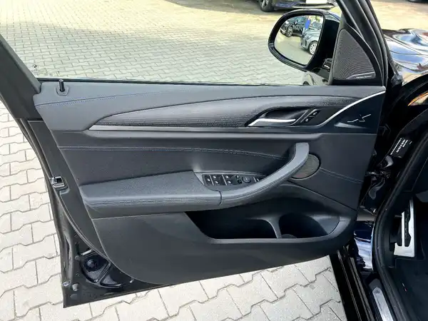 BMW X3 (11/28)
