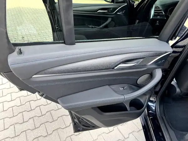 BMW X3 (12/28)