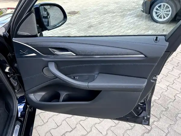 BMW X3 (21/28)