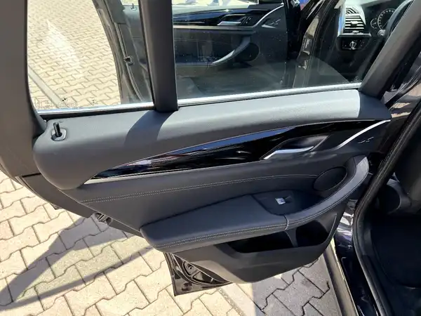 BMW X3 (12/28)