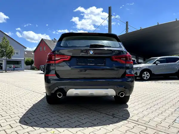 BMW X3 (3/28)