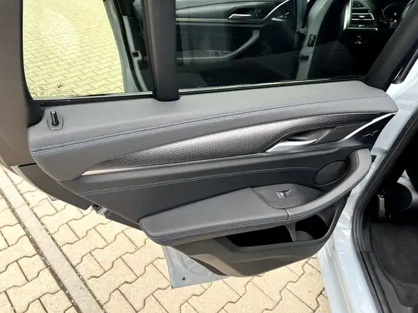 BMW X3 (12/29)