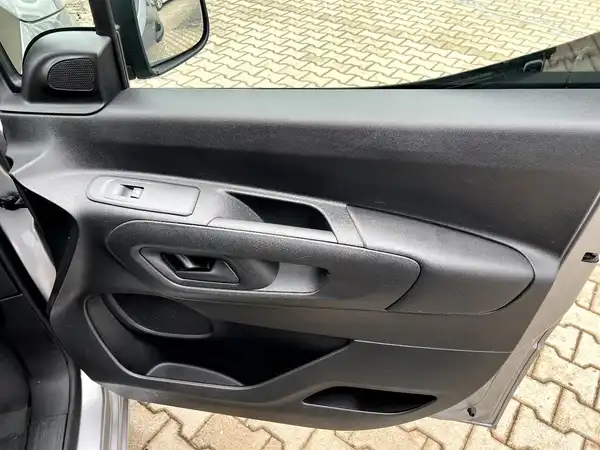 CITROËN BERLINGO (19/25)