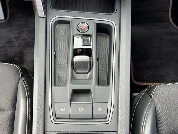 CUPRA FORMENTOR (24/27)
