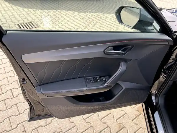 CUPRA FORMENTOR (10/27)