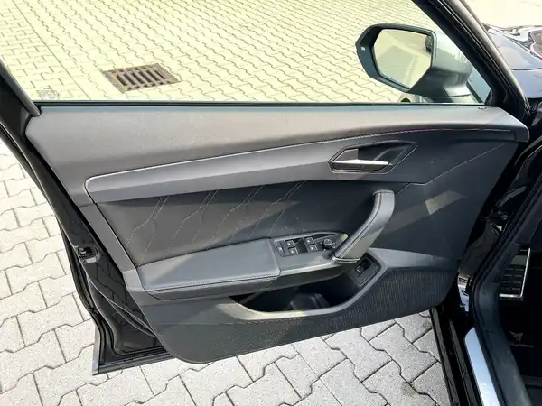 CUPRA FORMENTOR (11/27)