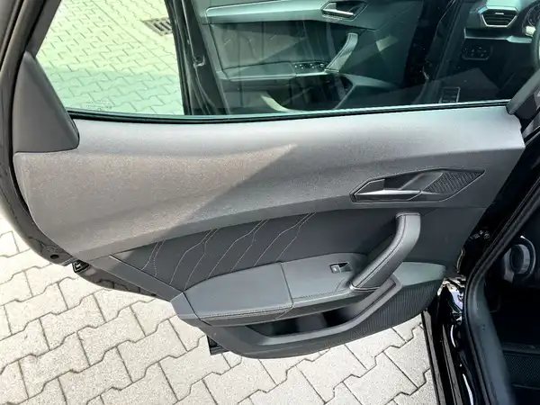 CUPRA FORMENTOR (12/27)