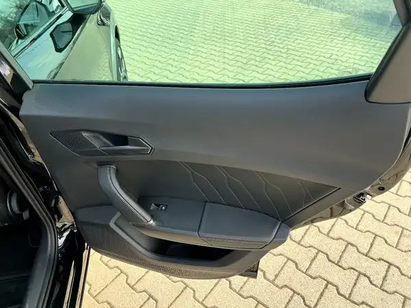 CUPRA FORMENTOR (15/27)