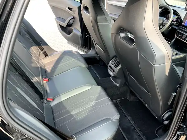 CUPRA FORMENTOR (16/27)